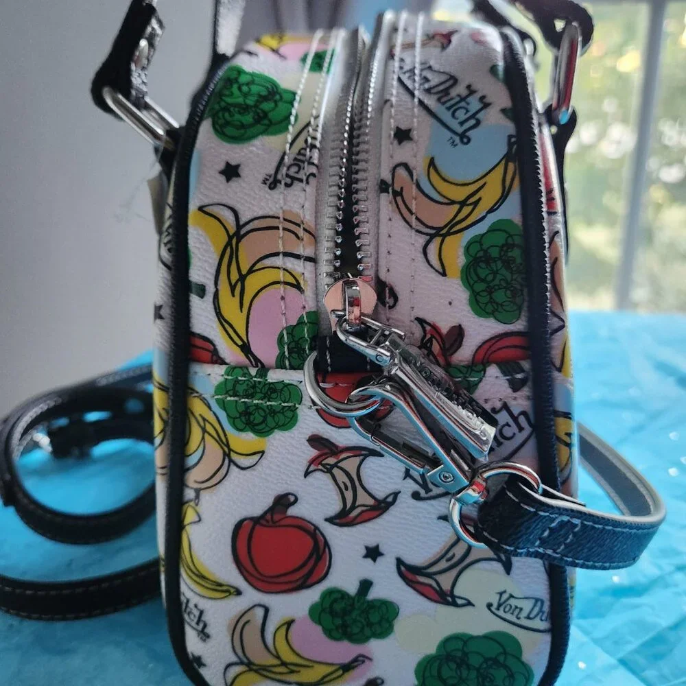 Von Dutch *NWT* Bowling Bag w/detachable strap - Picture 6 of 8